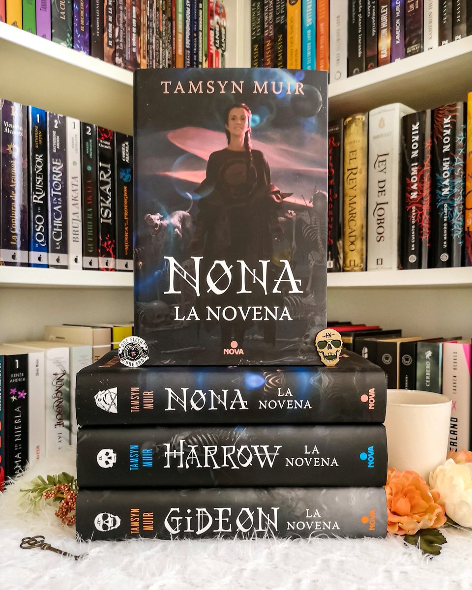MariaT0's tweet photo. 💀 SORTEO 💀

Pueden ganar un ejemplar de "Nona la novena" de Tamsyn Muir. El tercer libro de La Tumba Sellada. Solo tienen que seguir mi cuenta y la de @NovaCiFi y hacer RT a este tweet

El plazo es hasta el 31 de octubre. Sorteo para España ¡Mucha suerte a todos! #LeoAutorasOct https://t.co/oti1tmeLzY