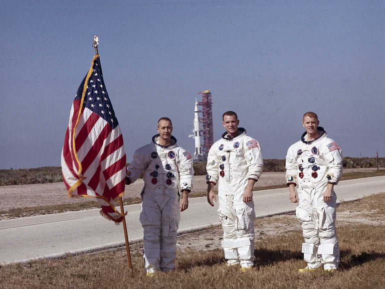 dcordovaok's tweet photo. Sobre el fallecimiento de James #McDivitt astronauta emblemático de la era #Apollo varios medios nacionales publicaron la novedad con títulos muy dispares, resaltando distintos aspectos. Algunos poco relevantes y otros muy acertados. https://t.co/xgIHP45qea