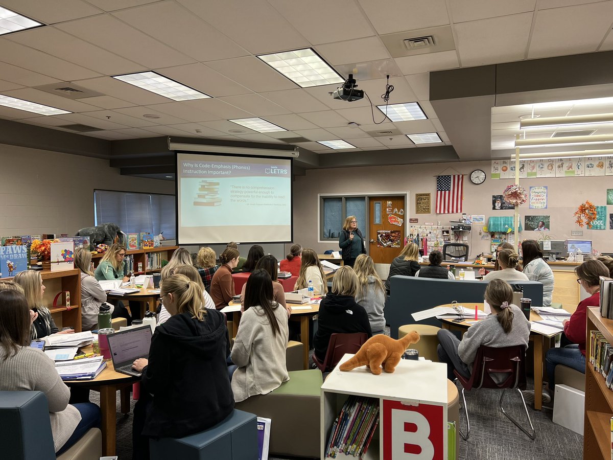 We’re ready for another day of learning with <a href="/JakMidgarden/">Jackie Midgarden</a>! 
#scienceofreading <a href="/rrvec/">RRVEC</a>