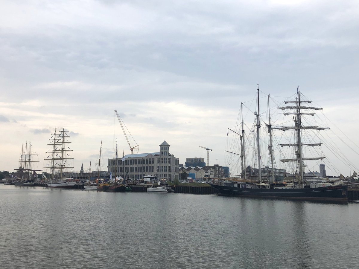 Vanavond rond 22:00 uur komen er 11 klassieke zeilschepen afmeren aan de vernieuwde Albionkade en steiger Timmerfabriek. De lengte van de schepen varieert van 35 tot 60 meter. Op donderdagochtend 20 oktober varen ze rond 09:00 uur weer uit. Interesse? Ga gerust een kijkje nemen!