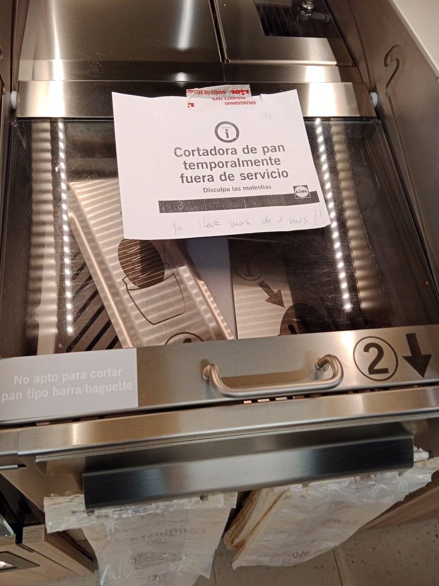 neiback's tweet photo. @lidlespanaAC cuándo vais a arreglar la cortadora de pan del nuevo local en Málaga - Navarro Ledesma? Lleva así más de un mes como alguien ya ha dejado ahí escrito. https://t.co/mGpIRKQga9