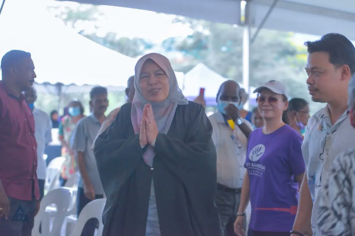 zuraida_my's tweet photo. Admin | Persiapan selama seminggu team Bangsa Malaysia Ampang untuk Majlis Penyerahan Sumbangan Deepavali hari ini berakhir dengan cukup meriah sekali. https://t.co/4he0E8OpHX