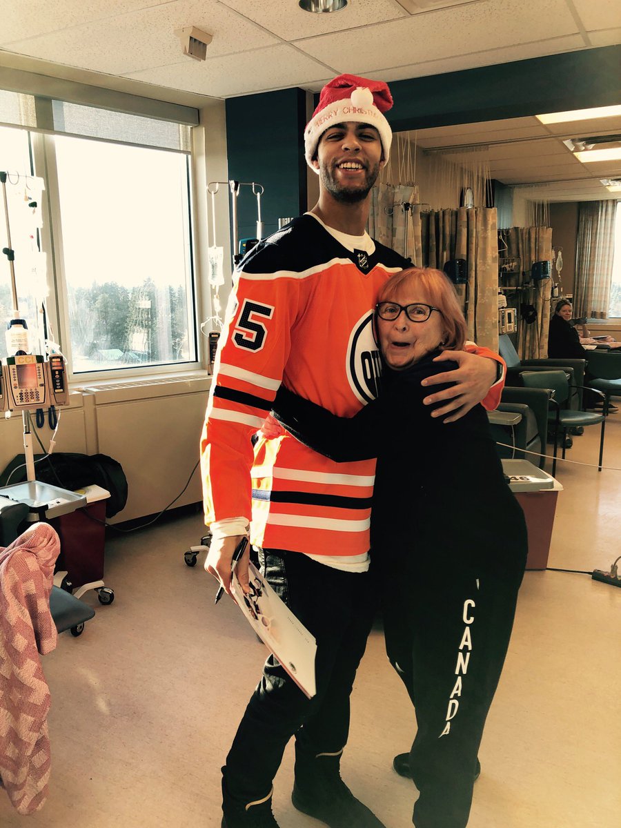 Appreciation tweet to this man @drtwofive That smile and her memories of that day stayed with my mom until the end ✌🏻❤️