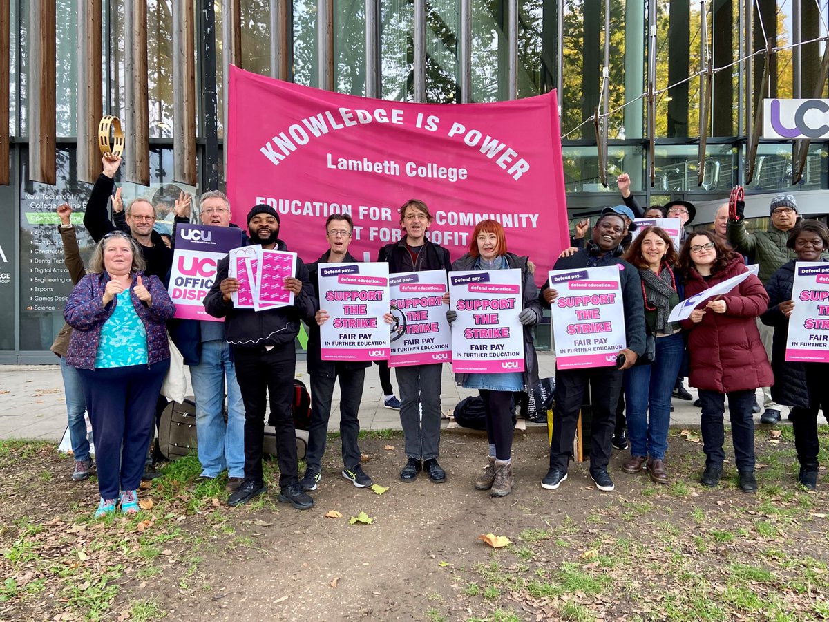 UCULondon's tweet photo. Doing the Lambeth walk!

#RespectFE 

Solidarity on the frontline at @LambethUcu 

@UCUBarkingDagen @UCU_CandI @UCUWestking @UCULSCollege @UCU_Hackney @citylitucu @UCU_RuTC @UCUEppingForest https://t.co/qjbGSE0XUn