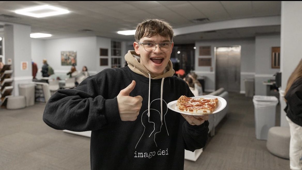 LeeUCommArts1's tweet photo. MEET YOUR COMM ARTS PEERS ⭐️ 

Jacob Opperman is a senior cinema major! He has worked on several films since arriving to Lee in 2019. 

Jacob notably has won “Best Frantic Filming” at the Film Friendsy for two consecutive years! https://t.co/QFaFMT6gJe