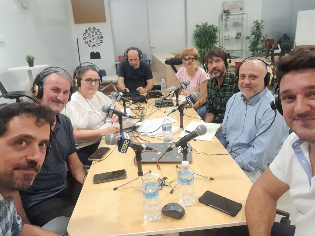 cpifpalanturing's tweet photo. Hoy @cadenasermalaga nos ha visitado para realizar su programa Hoy por Hoy Málaga. Hemos podido explicar en qué consiste nuestro nuevo centro integrado de FP. Muchas gracias!! @PTAMalaga @EducaAnd https://t.co/dTla6zysEO