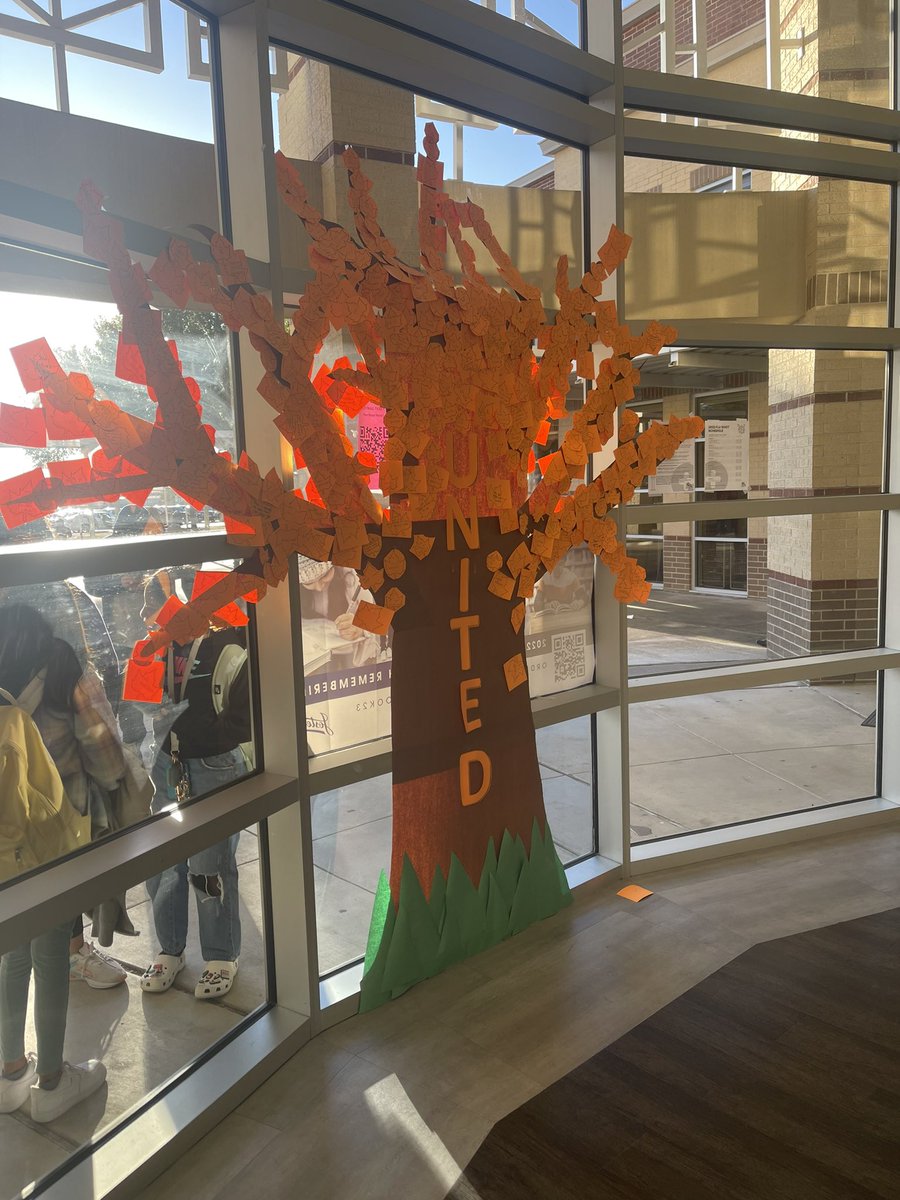 mrjhcounseling's tweet image. It’s a great morning at the RANCH! Students came together to create a Unity Tree! #Mavs #UnityDay2022 #KatyCommUNITY