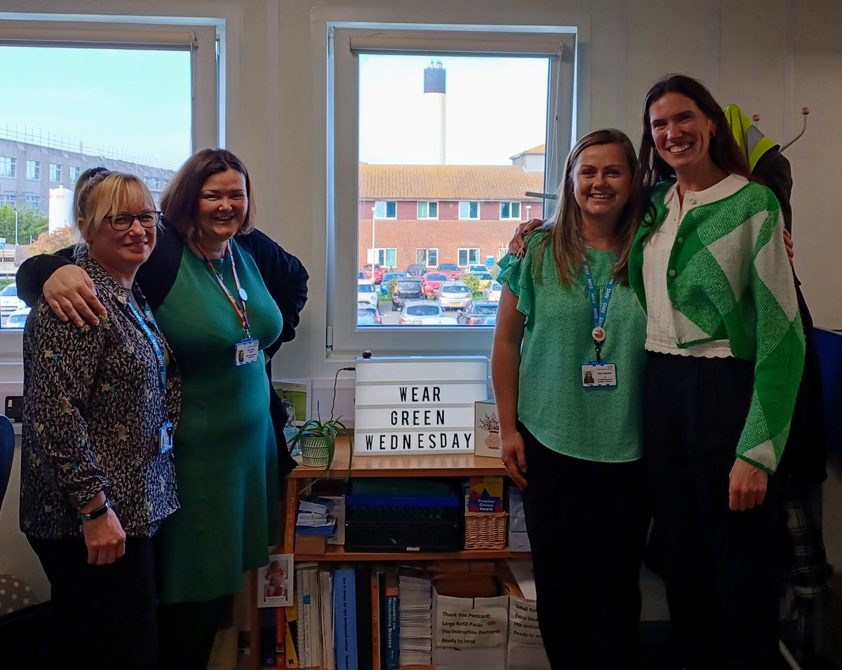 It's #weargreenwednesday and the EDI and Wellbeing Teams @ESHTNHS are supporting #SpeakUpmonth #SpeakupforInclusion  💚@NatGuardianFTSU  @ESHT_SpeakUp