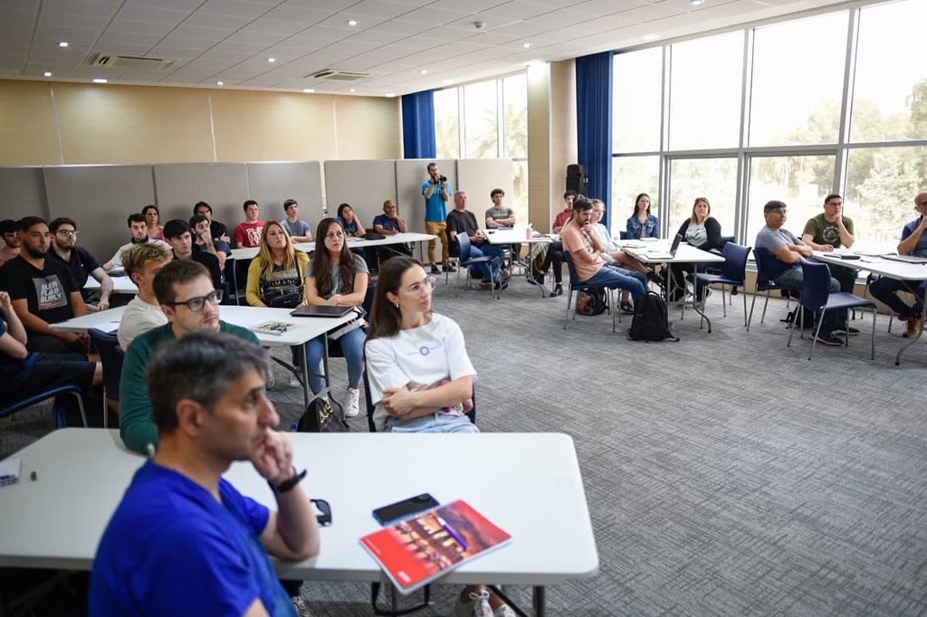 ptobahiablanca's tweet photo. ¡Comenzó el curso de #TestingFuncional! 🖥️

👩‍💻 40 personas se sumaron a capacitarse en la industria del software en esta cursada que durará dos meses.

Estamos muy contentos de ser parte de la formación profesional de las y los jóvenes de nuestra comunidad 🤩

#PuertoInnovador https://t.co/nwsYxW9JmQ