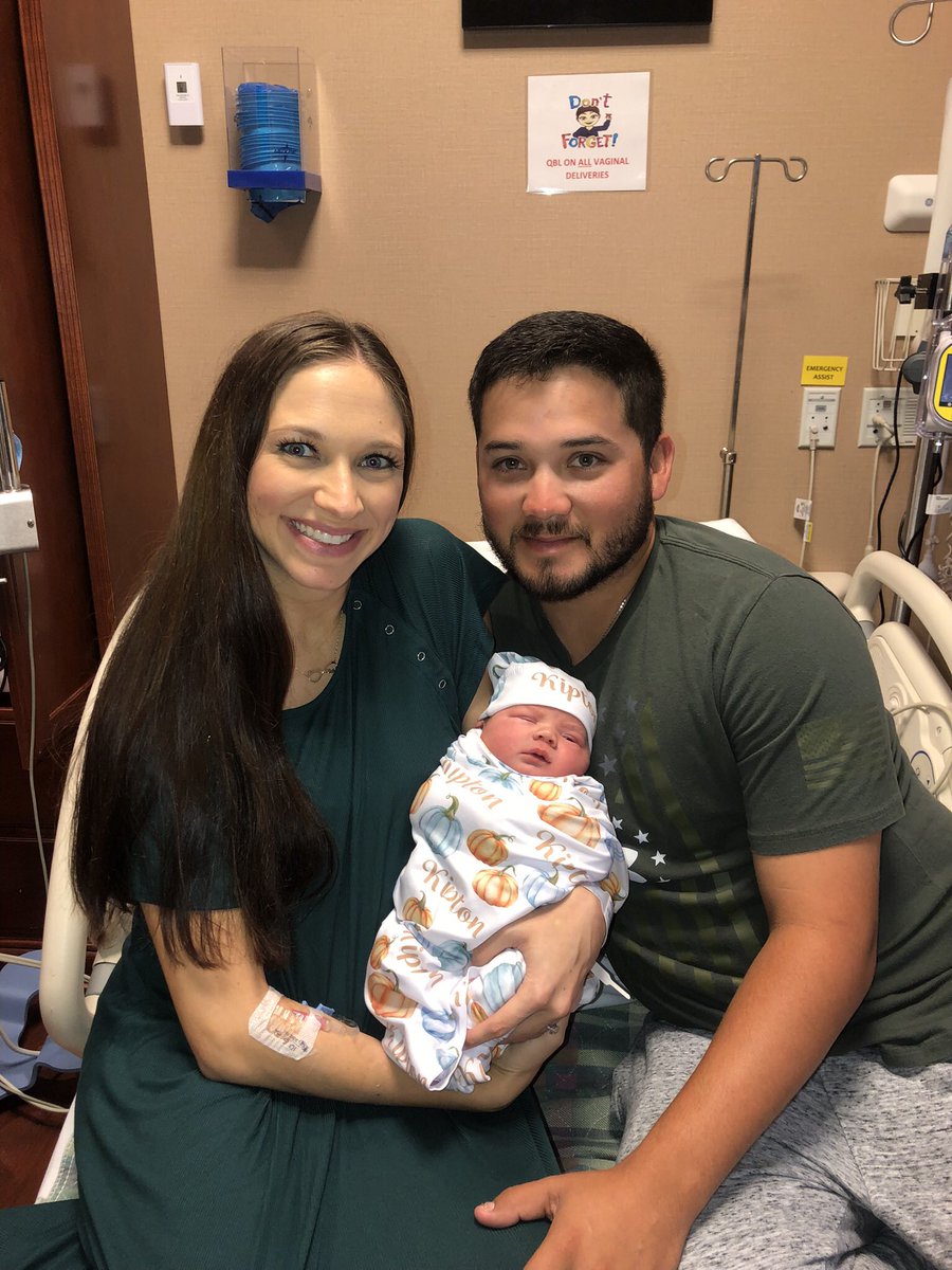jenbrooke7's tweet photo. october 5th our baby boy was born🤍💙 https://t.co/pF6JNgU6Ow