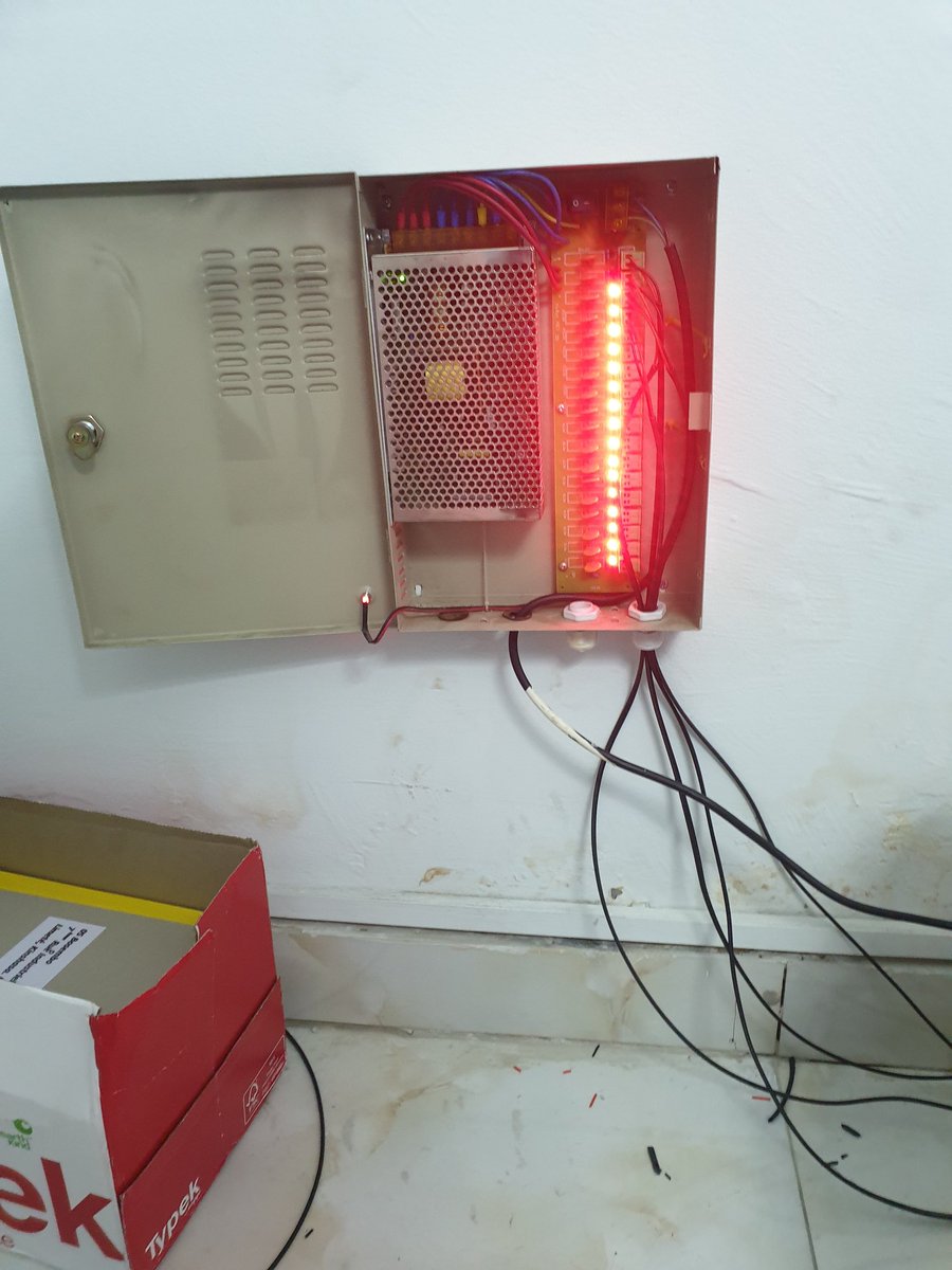 KaelGroupe's tweet photo. Merci à la compagnie #zokapi.group de nous avoir fait confiance 

Installation cctv surveillance 

Kael groupe est votre partenaire technique 

Contact : +243975102574 https://t.co/b4tST7fOlV