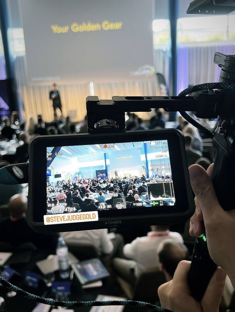 SteveJudge's tweet photo. Having fun, empowering the fitness entrepreneurs of @Fitnessmarketingagency to Achive their GOLD. (Their Gold, Opportunities, Love and Dream.)

#HR #HRD #hrcommunity #HRProfessionals #CIPD #humanresourcess #
#motivationalspeaker #inspirationalspeaker #goalsetting2022 #goodtogold https://t.co/GAvnFzRYwi