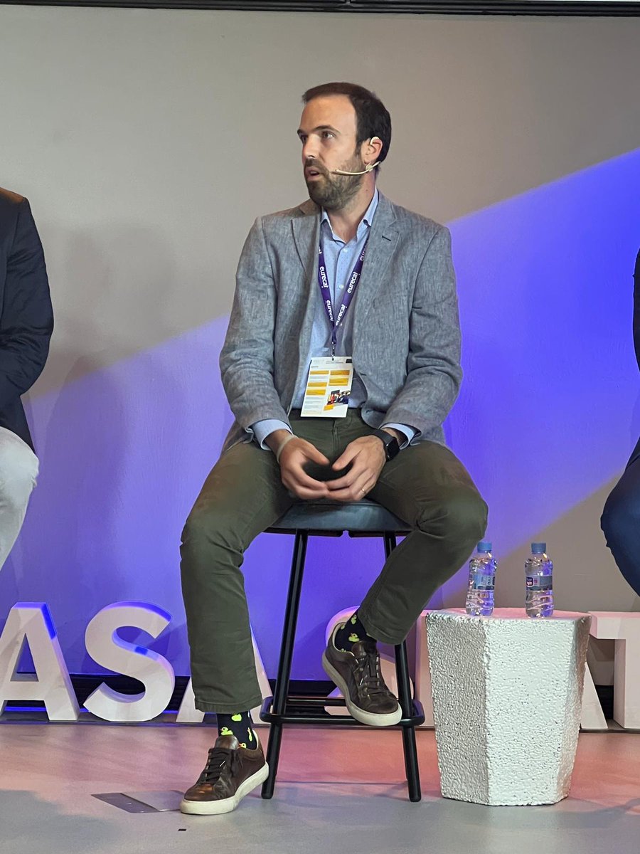 Sharework_EU's tweet photo. Jan Puig, sales & marketing director at @PILZ_ES_PT, says that is difficult to decide what a software can do in terms of safety in #robotics research
"The new regulation will be a nice change with the introduction of software as a safety component"
#ShareworkFinalConference https://t.co/DAKYACjwX1
