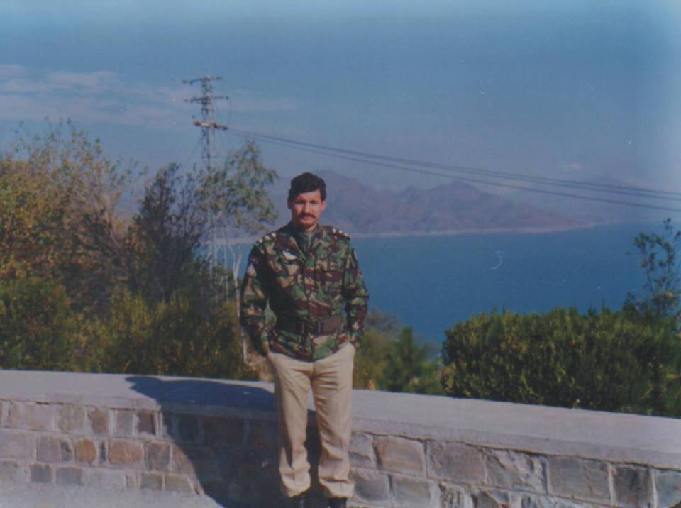 Pakistan__Force's tweet photo. A Brave SSG Commando. Capt. Safdar Khan Shaheed, The First Steel Man Of Pakistan @Pakistan__Force  
ایک بہادر ایس ایس جی کمانڈو۔ کیپٹن صفدر خان شہید، پاکستان کا پہلا اسٹیل مین 
https://t.co/RZEZYezT0x https://t.co/Ra2ADXpzwD