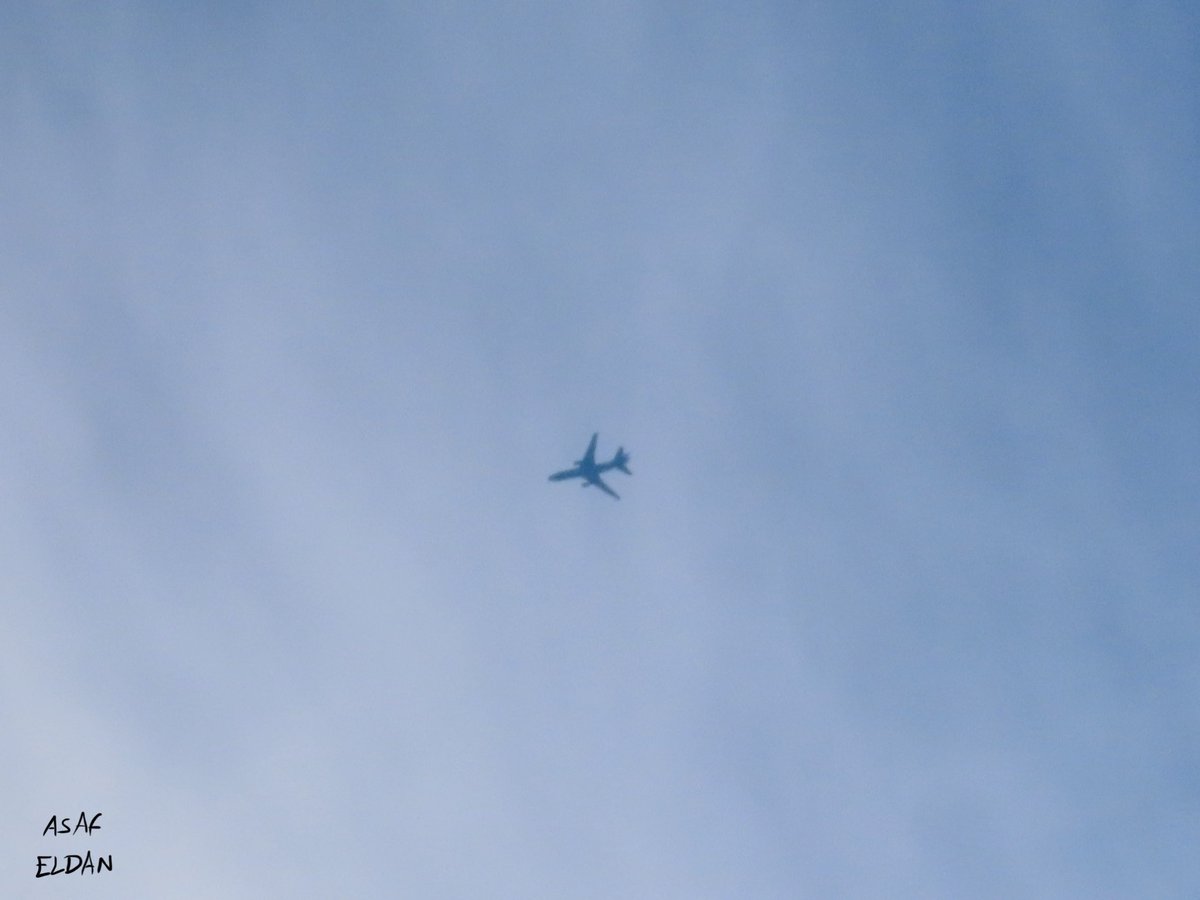 AsafEldan's tweet photo. #USAF #McdonnellDouglas #KC10Extender reg. 84-0188 as #flight #GOLD62 at FL270 dragging few #fighterjets (only caught one)
#usairforce #airrefueling #airforce #DC10 #tanker #avgeek #planespotting @usairforce https://t.co/2YKga6gj7V