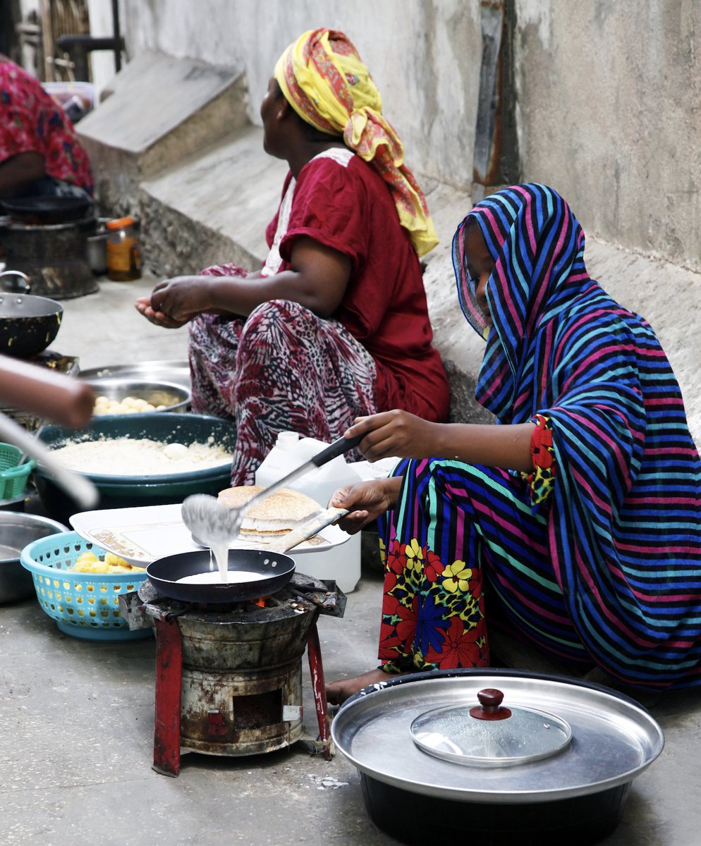 UNCDF's tweet photo. 🟠 @UNCDF and @CleanCooking are partnering on innovative finance initiatives for clean cooking as well as digital innovations in Asia and Africa, notably the Democratic Republic of Congo and Tanzania.

⭐ Read more: https://t.co/rW0NGXro1F https://t.co/tRmkVxSHMa