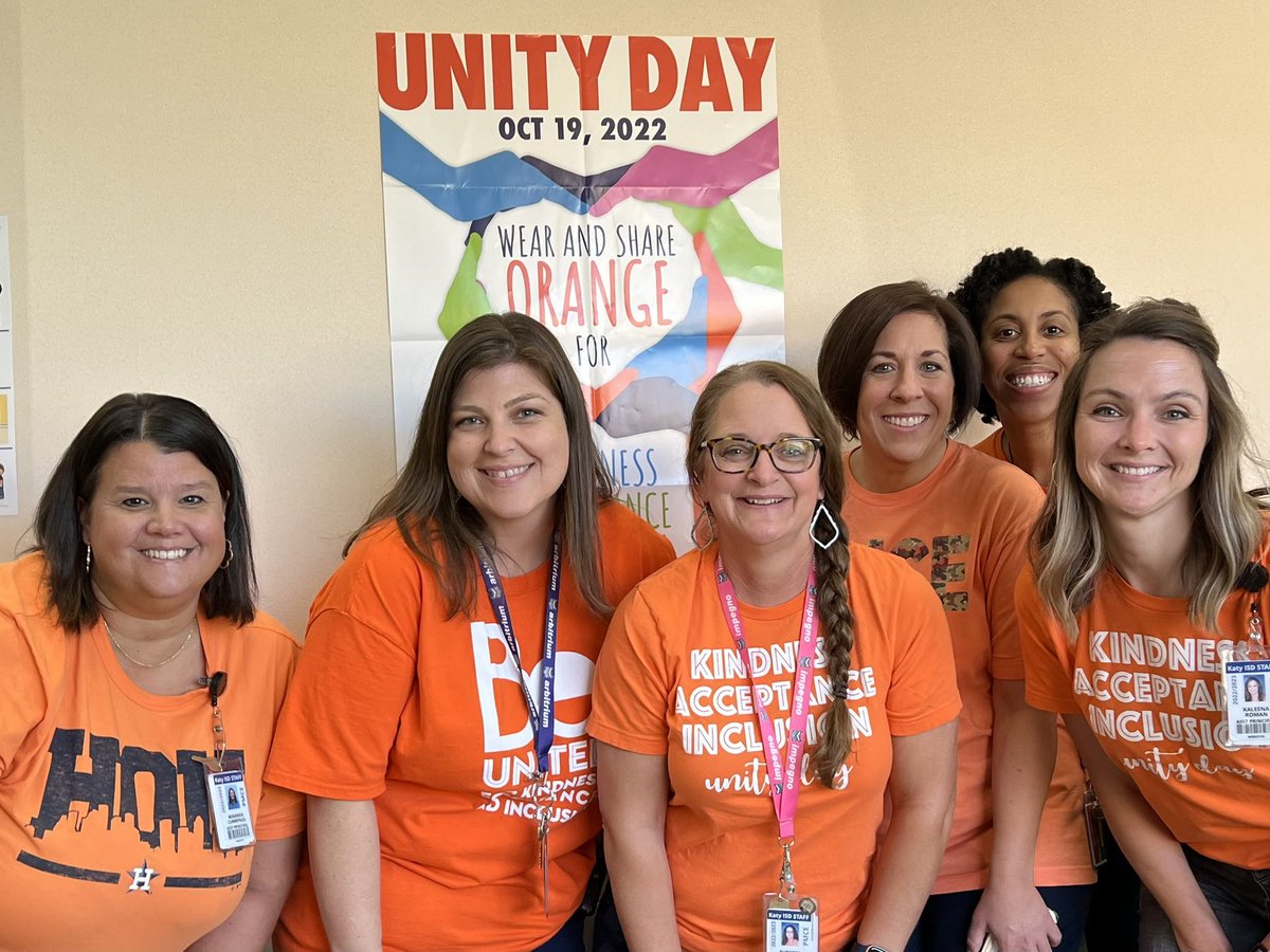 eublucas98's tweet image. Wearing orange as an expression of unity. #UnityDay2022 #KatyCommUNITY @KISDMcElwain