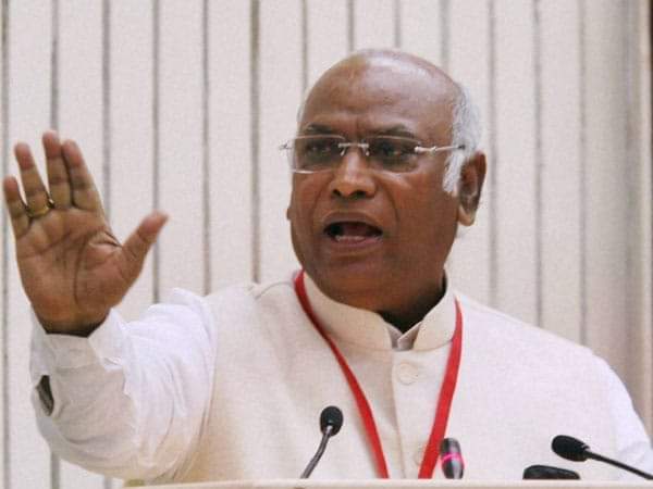 abu_najmuddin's tweet photo. And of our Active Activites will Make India Free from d hand of Fascist Forces.we are Ready to go Forward as per your kind Directions. Joy Hind. Joy #AssamPCC. Jo #INCINDIA #Mallikaarjunkharge Zindabad
#SoniaGandhi Zindabad
#RahulGandhi Zindabad https://t.co/pegEXv9Rz6