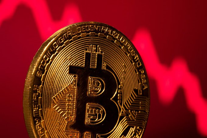 TsFlying's tweet photo. "#Bitcoin : Prêt pour la chute finale ?" Y en a qui sont chaud pour faire les soldes ? 😄

#Btc #Cryptos #crypto #cryptonews https://t.co/788uCwOKY7