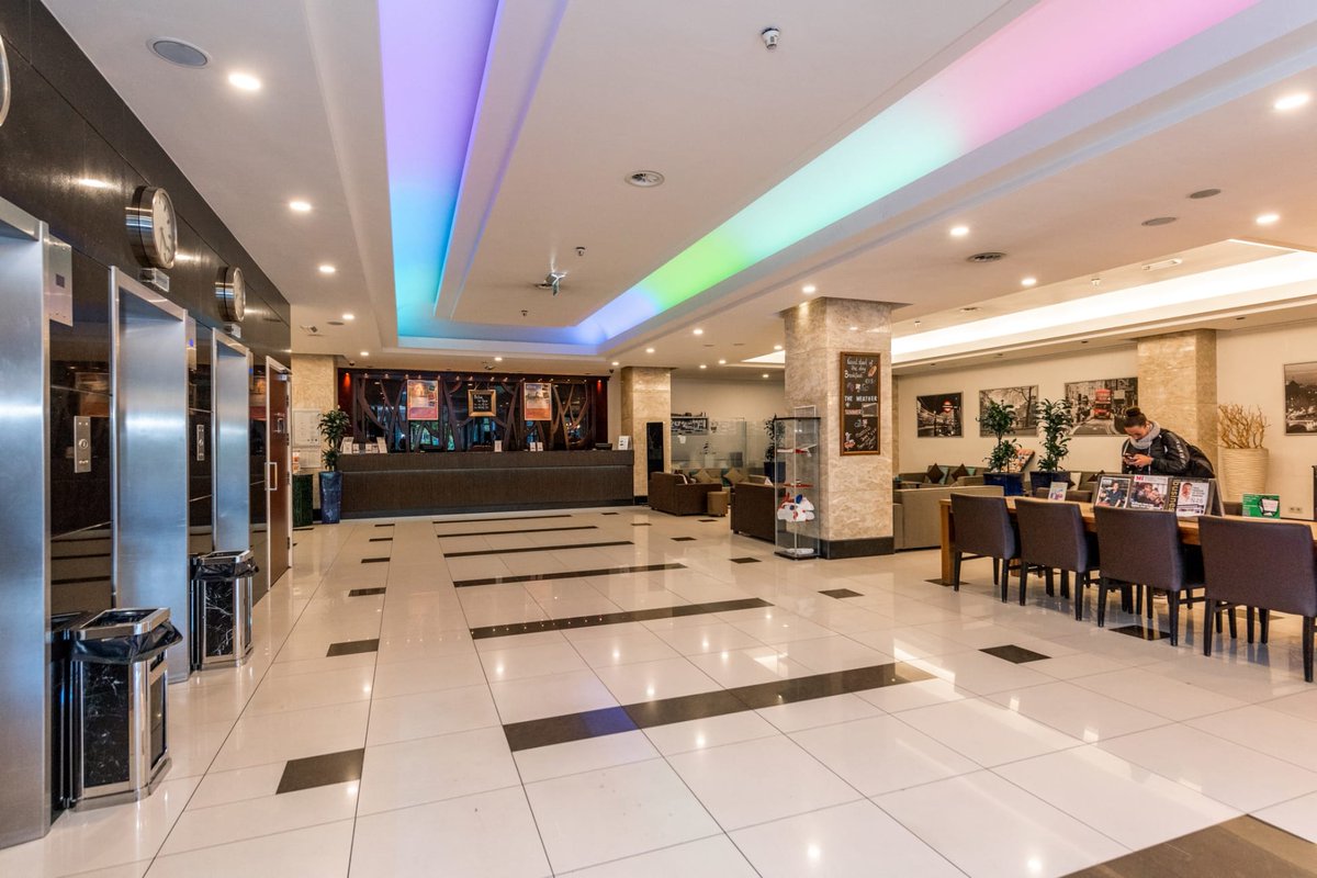 xo_hotels's tweet photo. ⭐ Vacature alert ⭐
Altijd al in een hotel willen werken? Check dan deze #vacature in ons #hotel ➡️https://t.co/kiesVaGqwv
Delen is lief ♥! 

#hoteljob #amsterdam #xohotels #sollicitatie #hotelreceptie #frontoffice #receptionist #baangezocht https://t.co/t2gkcYbbVj