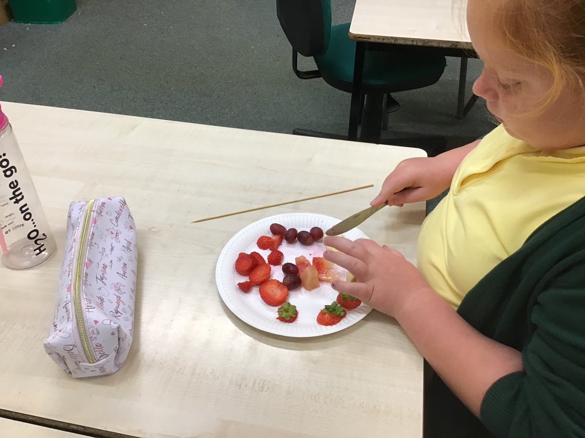 MrsKeeganHGPA's tweet photo. Eating seasonally, making Japanese fruit skewers @kapowprimary
#HardwickDT https://t.co/qc97RyJUTj