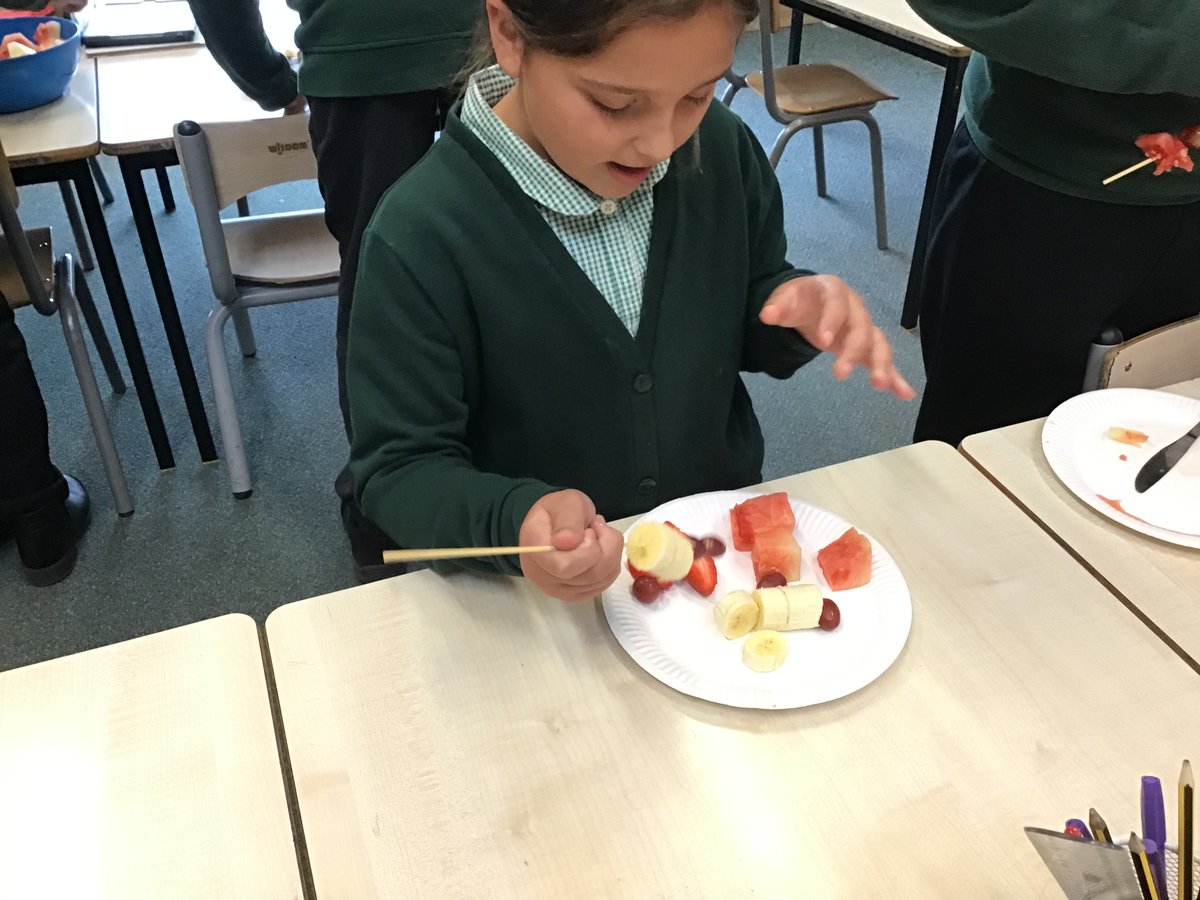 MrsKeeganHGPA's tweet photo. Eating seasonally, making Japanese fruit skewers @kapowprimary
#HardwickDT https://t.co/qc97RyJUTj