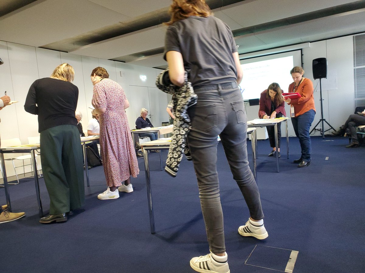 yvoniglemer's tweet photo. En direct du #learningshow à #Rennes . Super atelier sur la sobriété numérique /fresque du digital learning @LelearningShow https://t.co/ZWJposUGUR