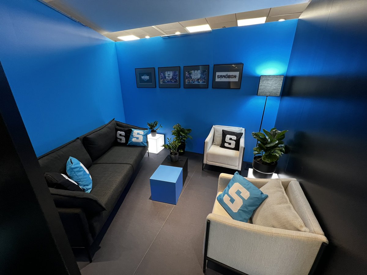 TempestStudios's tweet image. Doors are open at @MEGAMIGSFest! We had our first visitor! Thanks @borgetsebastien! @TheSandboxGame booth is incredible! Come visit us at the #tempeststudios podium this week.