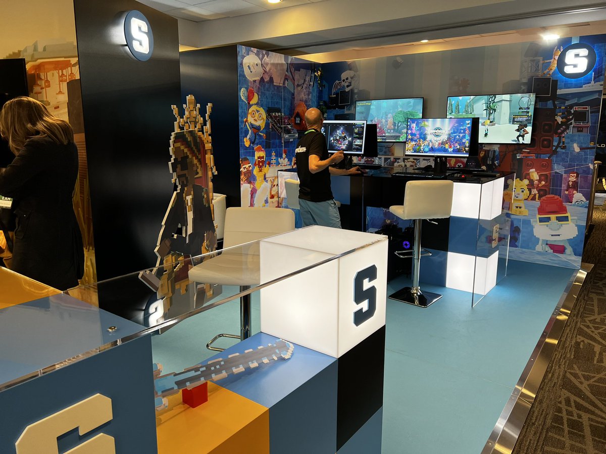 TempestStudios's tweet image. Doors are open at @MEGAMIGSFest! We had our first visitor! Thanks @borgetsebastien! @TheSandboxGame booth is incredible! Come visit us at the #tempeststudios podium this week.