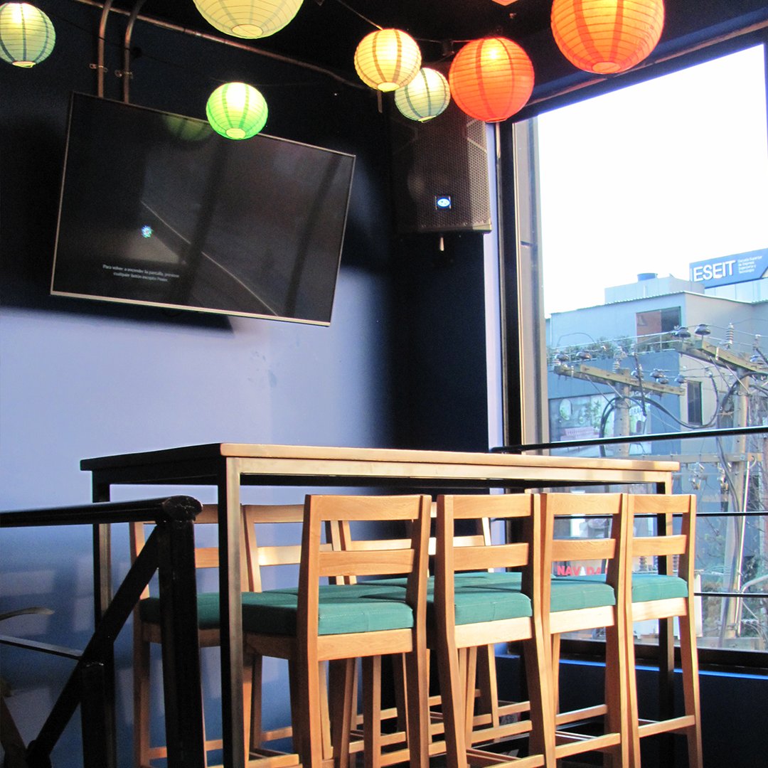 MueblesMaderaMV's tweet photo. 🇲🇽🌶️ #Restaurante Rosarito | Sus sabores de #México demandaban un ambiente especial. Fabricamos #mobiliario totalmente personalizado con diseños exclusivos en #madera flor morado y #tapizados: #Sillas altas y sillas para #comedor, #mesas y mesas tipo #barra para zona #bar. https://t.co/jwnfdlb5YX