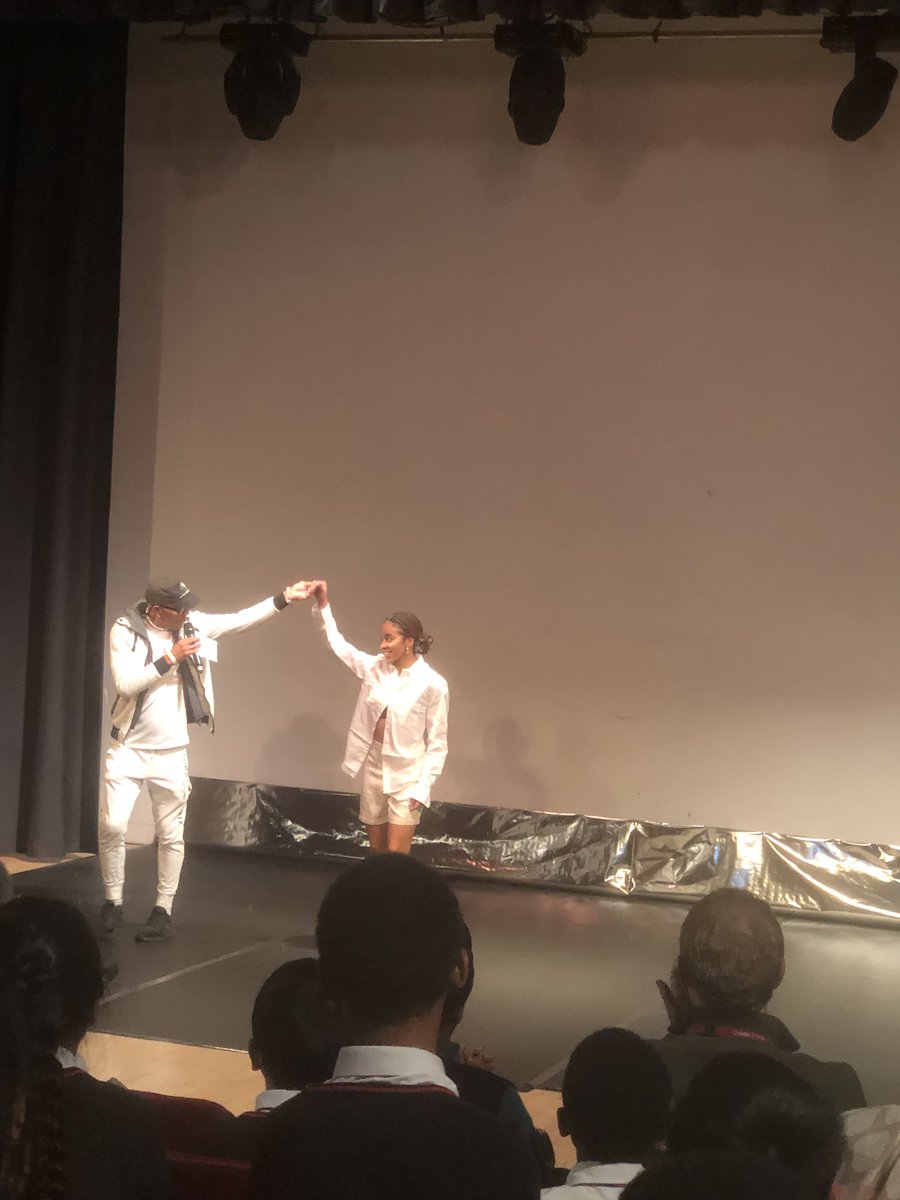 FulhamCross's tweet photo. Y8 students were invited by dancer Mark Elie to the #Tabernacle in #Nottinghill to watch the dress rehearsal of classically #BritishBallet 2022. 

Mark Elie was celebrating 20 years of British ballet and he was one of the first black male dancers to represent the English Ballet. https://t.co/bLDLw52vY2