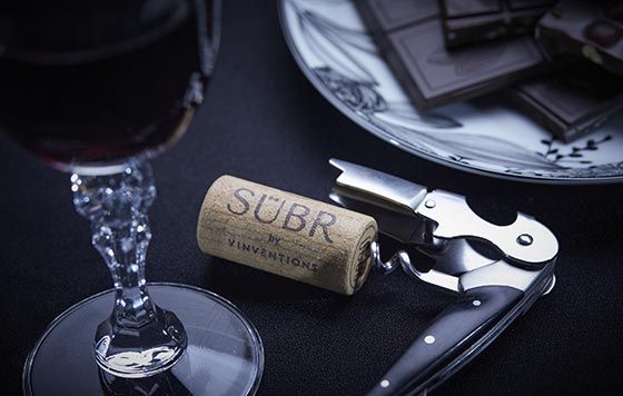 TecnoVino's tweet photo. #SÜBR de Vinventions: una nueva categoría de tapones de vino #micronaturales, sin colas ni poliuretano - https://t.co/fDnu2xlxsf https://t.co/LEtKYNbzaI #taponesdevino @vinventions_es