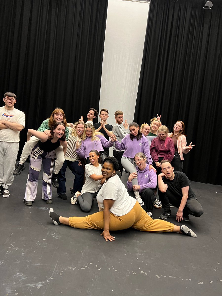 MayesTheatre's tweet photo. We had the best time yesterday running a workshop with  @TaP_Third_Years 💜 Good luck with the rest of 3rd year! We will be cheering you on📣🙌🏼🎶🎤 https://t.co/41Th9iiivb