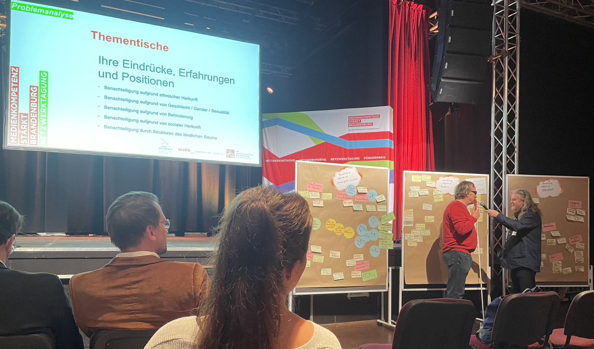 MiriamMenzel's tweet photo. Im 1. Schritt der #msb22 werden Erfahrungen zu Benachteiligungsformen im Digitalen ausgetauscht, z.B. Benachteiligung aufgrund von Behinderung: viele digitale Angebote zu überladen, kaum Einbezug Betroffene bei (Weiter-)Entwicklung, Basales wie Bildbeschreibungen fehlen. https://t.co/dko5W5Kn3E