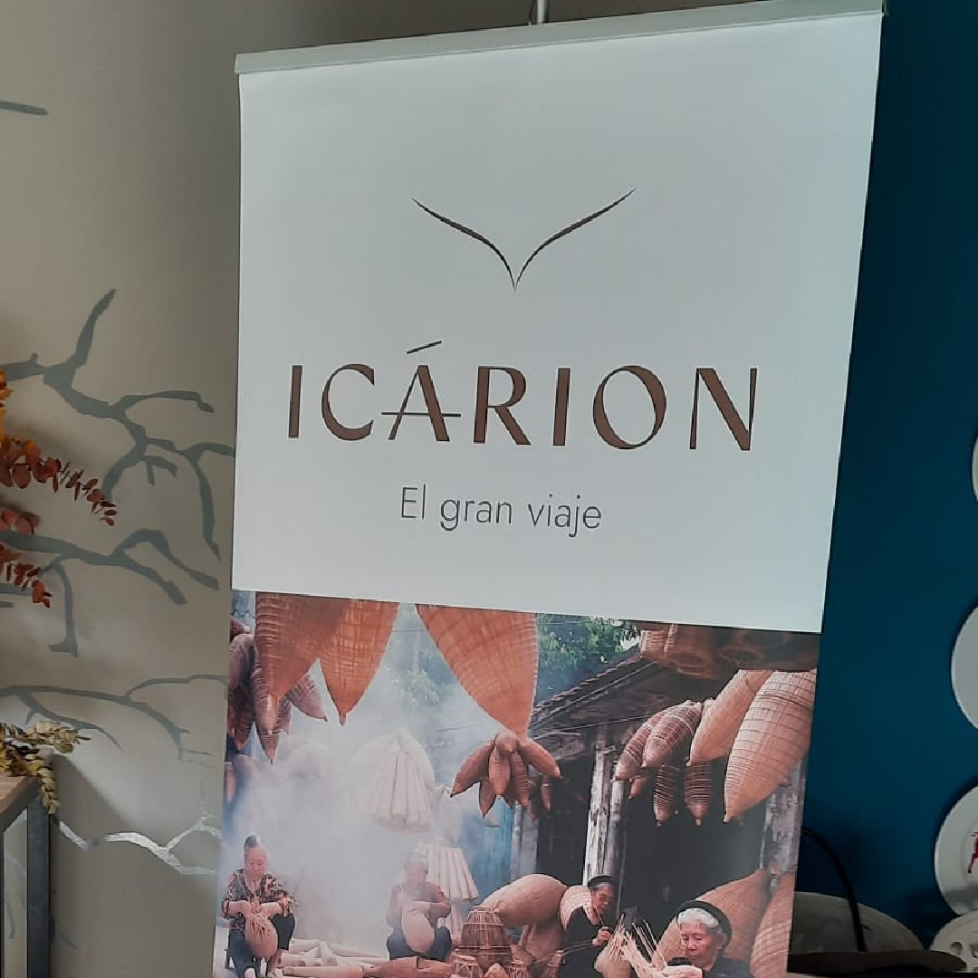InterfaceSpain's tweet photo. [ Eventos ] 📍 Esta semana, nuestro compañero Javier, departamento de Trade Marketing, está ofreciendo una serie de capacitaciones a los agentes de viaje de el turoperador Icarion @w2mpro .

Les acercaremos la gastronomía chilena a través de talleres de cocina. 

#InterfaceClient https://t.co/NJpOPLmySM