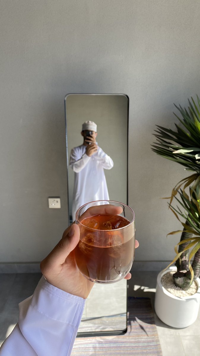 فيـك مـن الـحسن مـايـوفيـه كثـر الكـلام ♡︎.