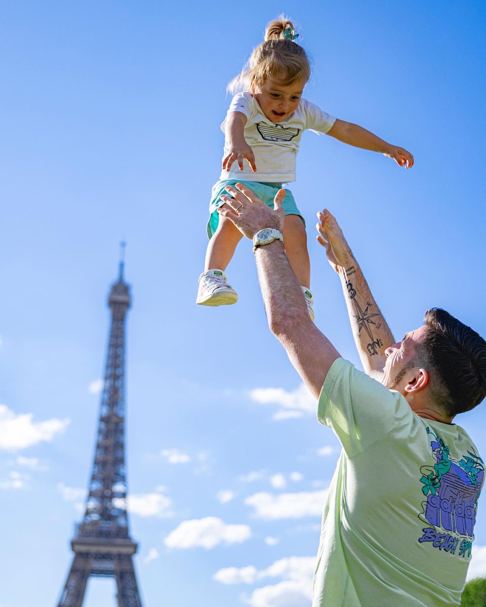 NandoDeColo's tweet photo. Notre bébé a 2 ans… 😱🥳 @Vereete 
HAPPY BIRTHDAY Elena 😍 TQM 😘 https://t.co/eM1ElbNo46