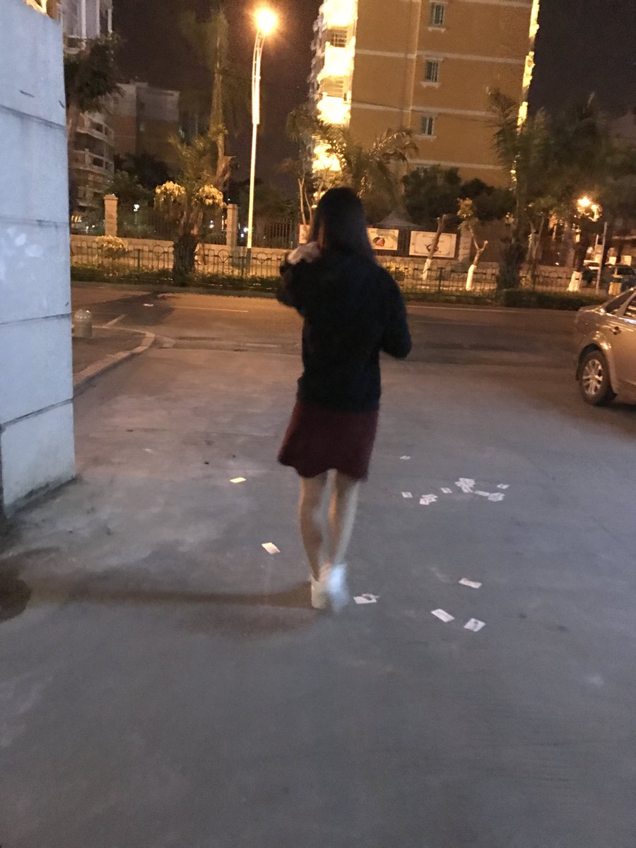 eomhyewon9's tweet image. 밥 먹으러 나가서~ 저녁에 행사 있어요? 저 좀 태워주실래요? (★ᴗ★)
