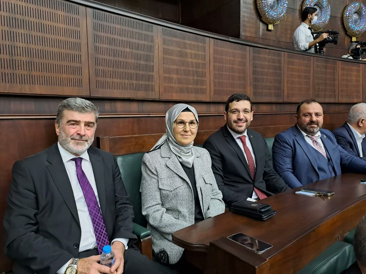 Bugün günlerden #Kartepe...

Haftalık olağan grup toplantımız Cumhurbaşkanımız, Genel Başkanımız Sn. Recep Tayyip Erdoğan’ın katılımlarıyla başlamış bulunmaktadır.
Hayırlı olmasını diliyorum.
#AKPARTİ #KOCAELİ #ANKARA #TBMM