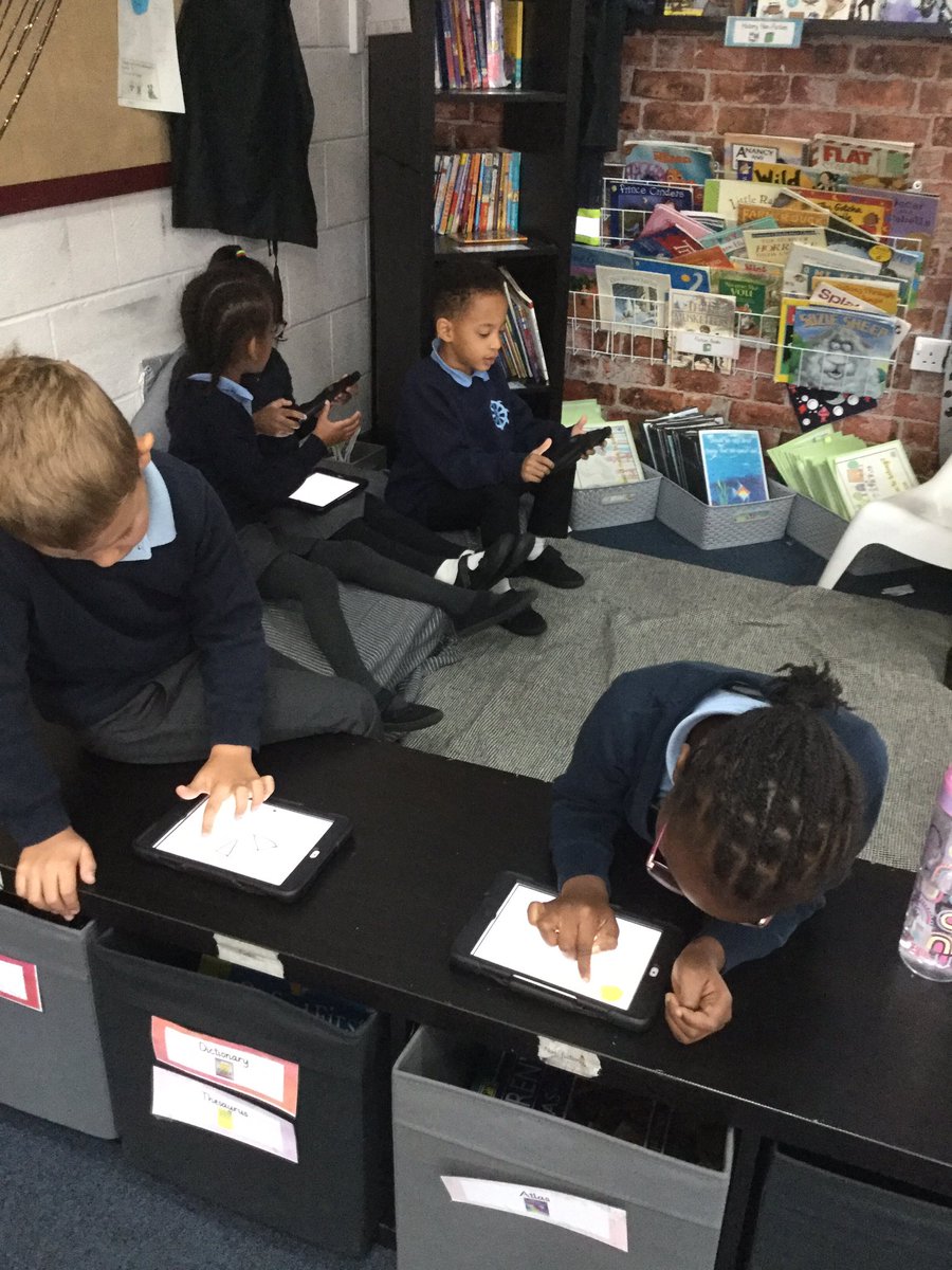 STC_4IK's tweet photo. Making posters about the digital 5 day in Y2! #bemindful #connect #beactive #getcreative #givetoothers #digital5aday https://t.co/jde2Om1lnr