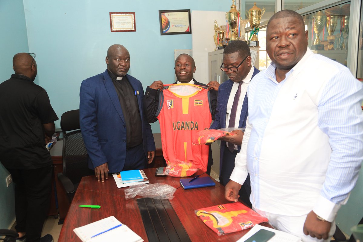 FubaBasketball's tweet photo. #FUBAUpdates ||™ 
We are honoured to have hosted the State Minister of @Educ_SportsUg Hon. Peter Ogwang and the Team from @NCSUganda1 on the familiarisation visit to all Federations.
--
We look forward to working together to grow the game of Basketball https://t.co/xpGnN0e76k