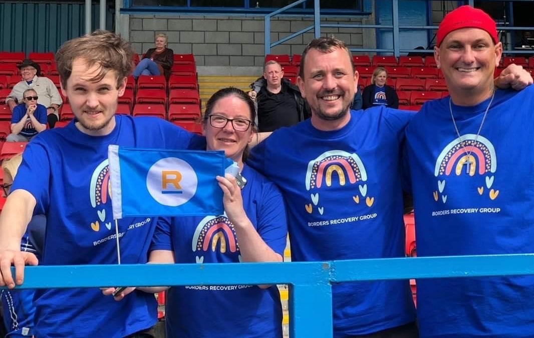 2AbsentFriends's tweet photo. For #ToAbsentFriends this year, members of the @Recovery_Scot community are teaming up with @NatureUnltdScot to build a memorial bench together.
https://t.co/7RtGkdhyoT https://t.co/BXBurf06Y7