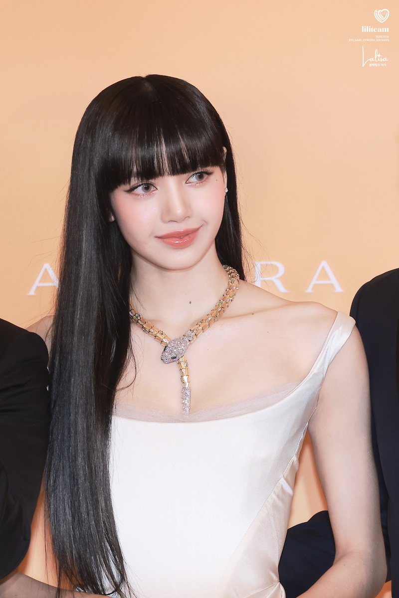 LILITEAMTH327's tweet photo. 🗓️ 2022.10.18

👑 LALISA AT AVRORA AWARDS

✨เลือกไม่ได้ก็ลงทุกรูปไปเลยค่า

#LISAxBvlgariSeoul
#LISA #LALISA #MONEY #SG @BLACKPINK https://t.co/IgR18rlT7z