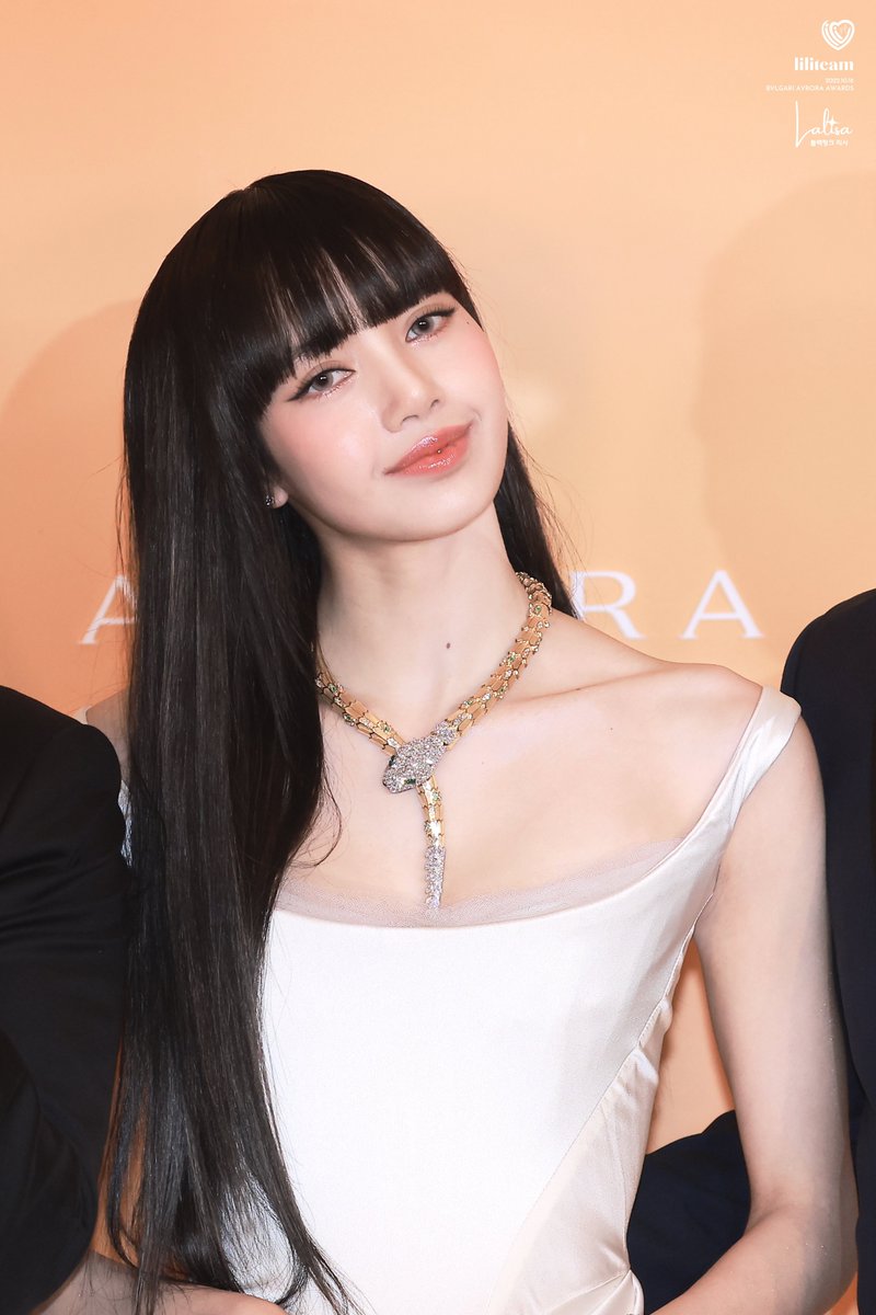 LILITEAMTH327's tweet photo. 🗓️ 2022.10.18

👑 LALISA AT AVRORA AWARDS

✨เลือกไม่ได้ก็ลงทุกรูปไปเลยค่า

#LISAxBvlgariSeoul
#LISA #LALISA #MONEY #SG @BLACKPINK https://t.co/IgR18rlT7z