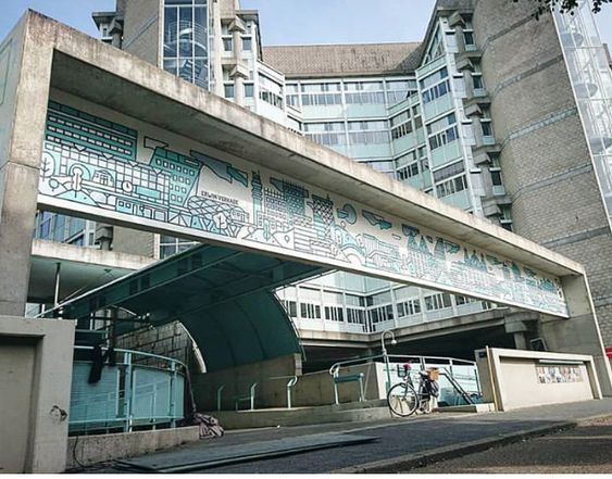 Onder het mom van "monumenten worden gemaakt door durf en tijd" zijn we nu al aardig ingeburgerd in ons nieuwe Talentenverzamelgebouw #SOZA Den Haag. Aan het werk met o.a. marketing, netwerken en administratie. We gaan gauw weer #coachen, want dat is en blijft ons vak.