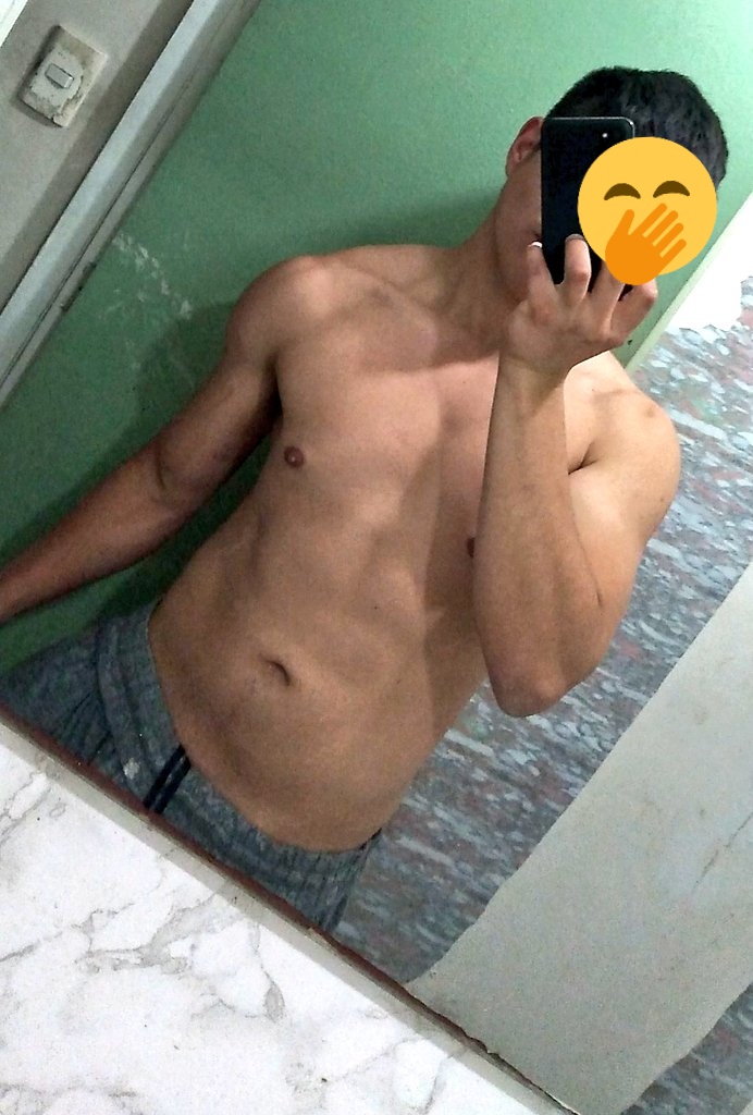 eval_calamidad's tweet photo. Te animas a seguirme🤭😈 https://t.co/Yv4oPlYwSu