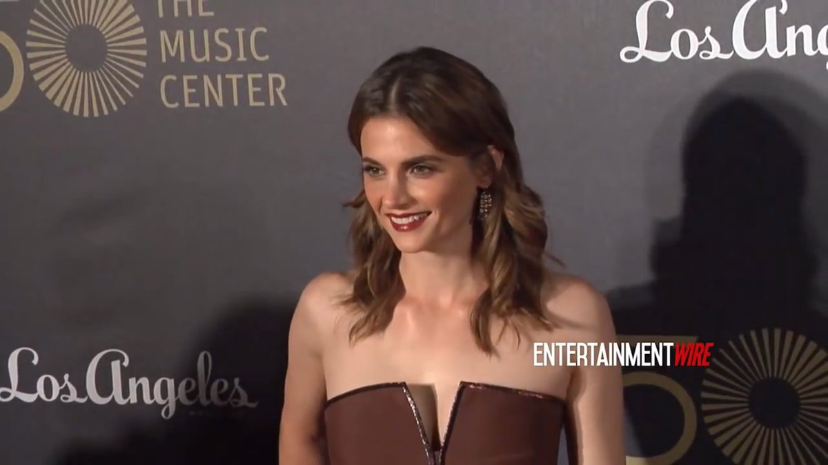 stana katic being effortlessly beautiful