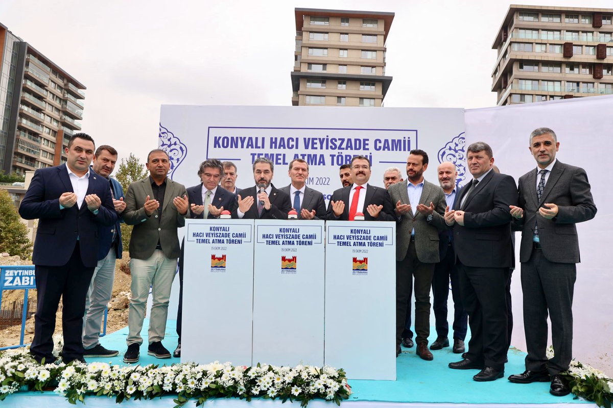 omerrarisoy's tweet photo. Zeytinburnu’nu birliğimizin simgesi olacak camilerle süslüyoruz.

Hayırsever bir vatandaşımızın katkılarıyla yapacağımız Konyalı Hacı Veyiszade Camii’nin temelini attık.

Çocuklarımızın sesiyle, gençlerimizin heyecanıyla, büyüklerimizin tecrübesiyle, hayatla dolacak inşallah. https://t.co/WgZ2ZGg6aj