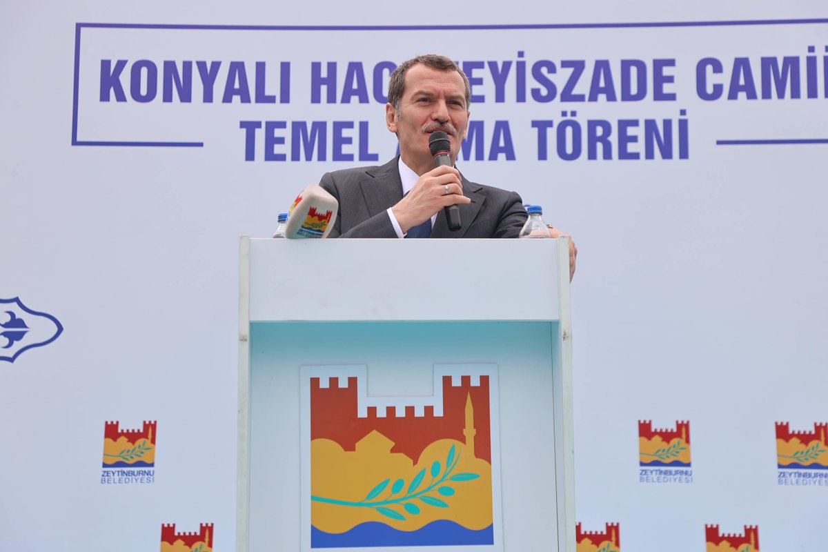omerrarisoy's tweet photo. Zeytinburnu’nu birliğimizin simgesi olacak camilerle süslüyoruz.

Hayırsever bir vatandaşımızın katkılarıyla yapacağımız Konyalı Hacı Veyiszade Camii’nin temelini attık.

Çocuklarımızın sesiyle, gençlerimizin heyecanıyla, büyüklerimizin tecrübesiyle, hayatla dolacak inşallah. https://t.co/WgZ2ZGg6aj