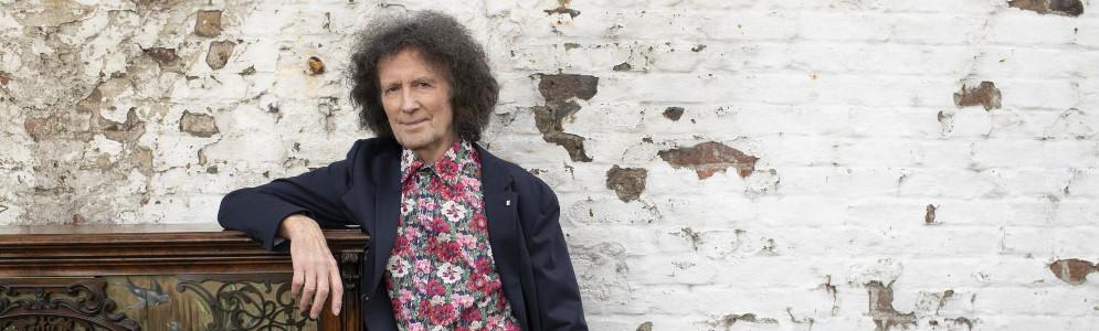 Gilbert O’Sullivan opent stembus Evergreen Top 1000 van NPO Radio 5: De Ierse singer-songwriter Gilbert O’Sullivan opent dit jaar de Stemweek voor de Evergreen Top 1000 van NPO Radio 5. Vanaf zaterdag 22 oktober 08:00 uur kan heel Nederland via… dlvr.it/SbLCnr